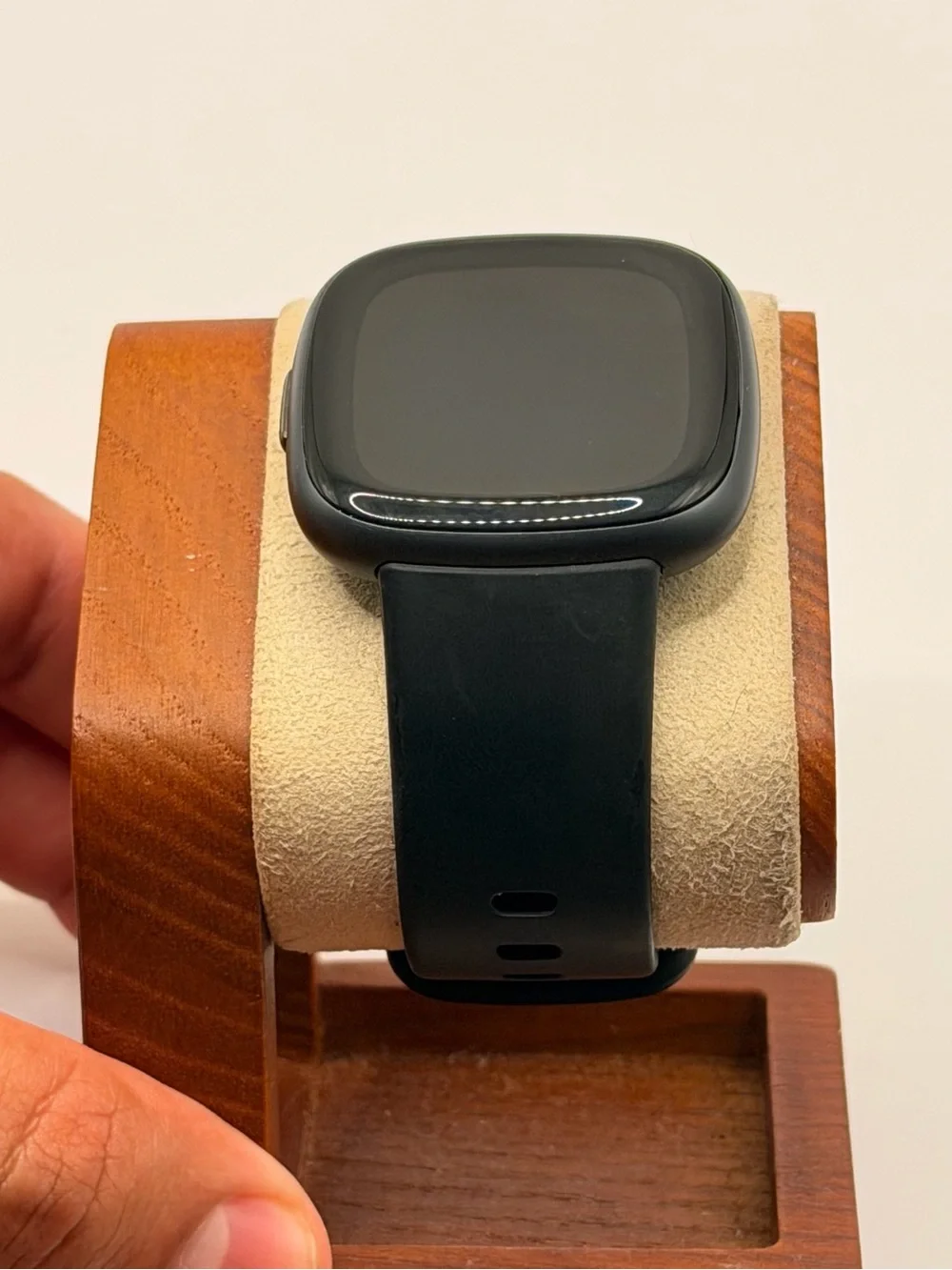 Fitbit Versa 4, Tested, Very Good, Charger Included, Black, Smartwatch